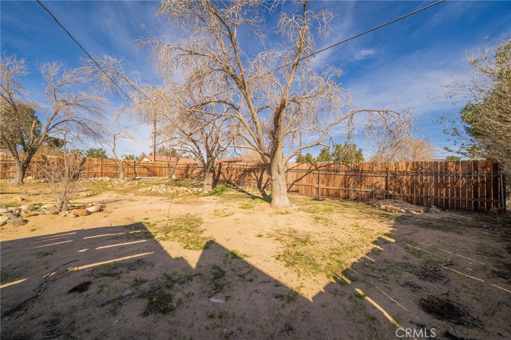 14580 Keota Road Apple Valley, CA 92307 - Photo 36 of 44 a view of yard covered with snow