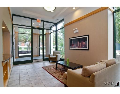 125 North Euclid Avenue, Unit 407 Oak Park, IL 60301 - Photo 2 of 9