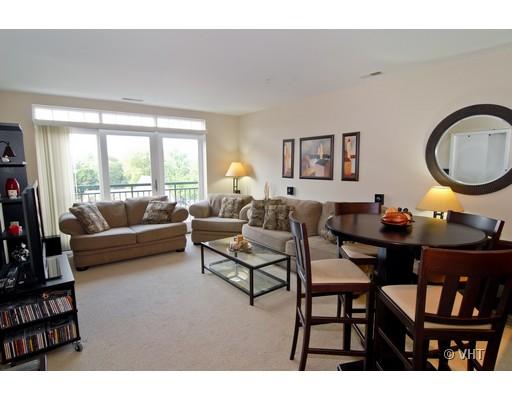 125 North Euclid Avenue, Unit 407 Oak Park, IL 60301 - Photo 4 of 9