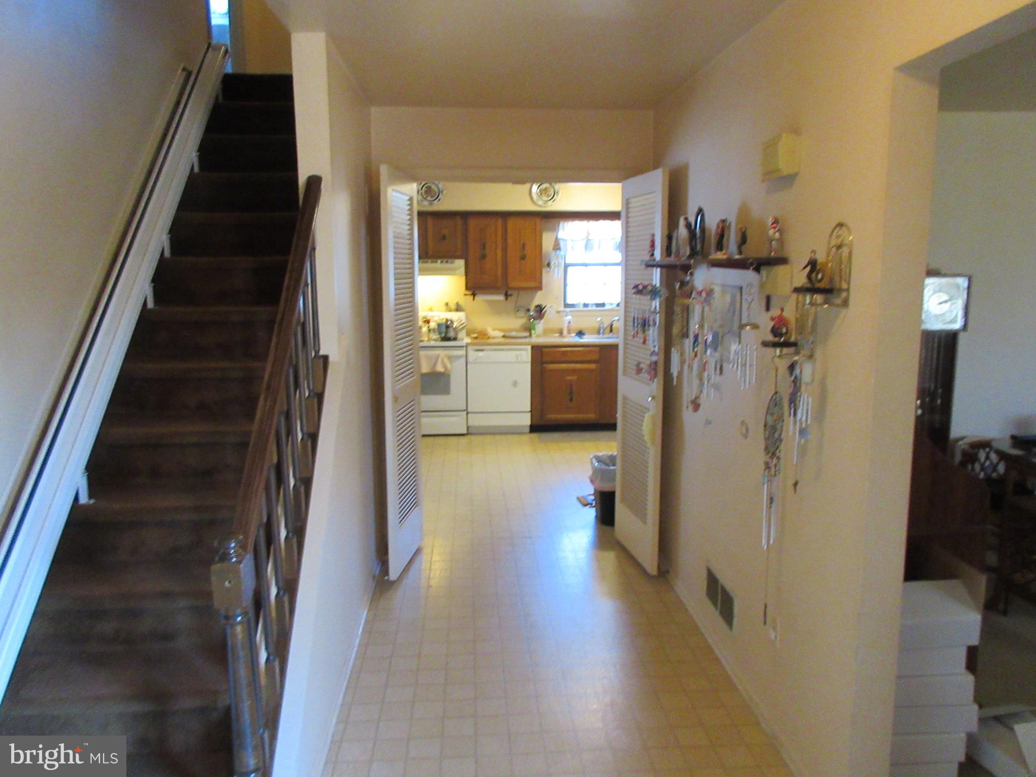 40 Middle Wallop Road Bear, DE 19701 - Photo 5 of 23 Foyer