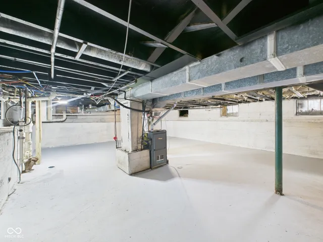 $179,900 | 422 South Hutchinson Avenue, Muncie, IN 47303