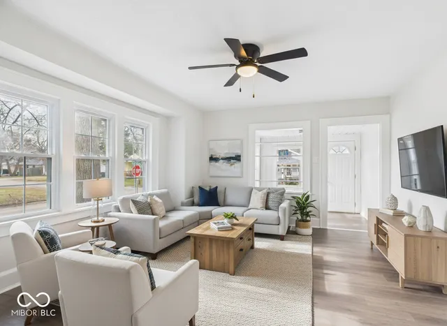 $179,900 | 422 South Hutchinson Avenue, Muncie, IN 47303