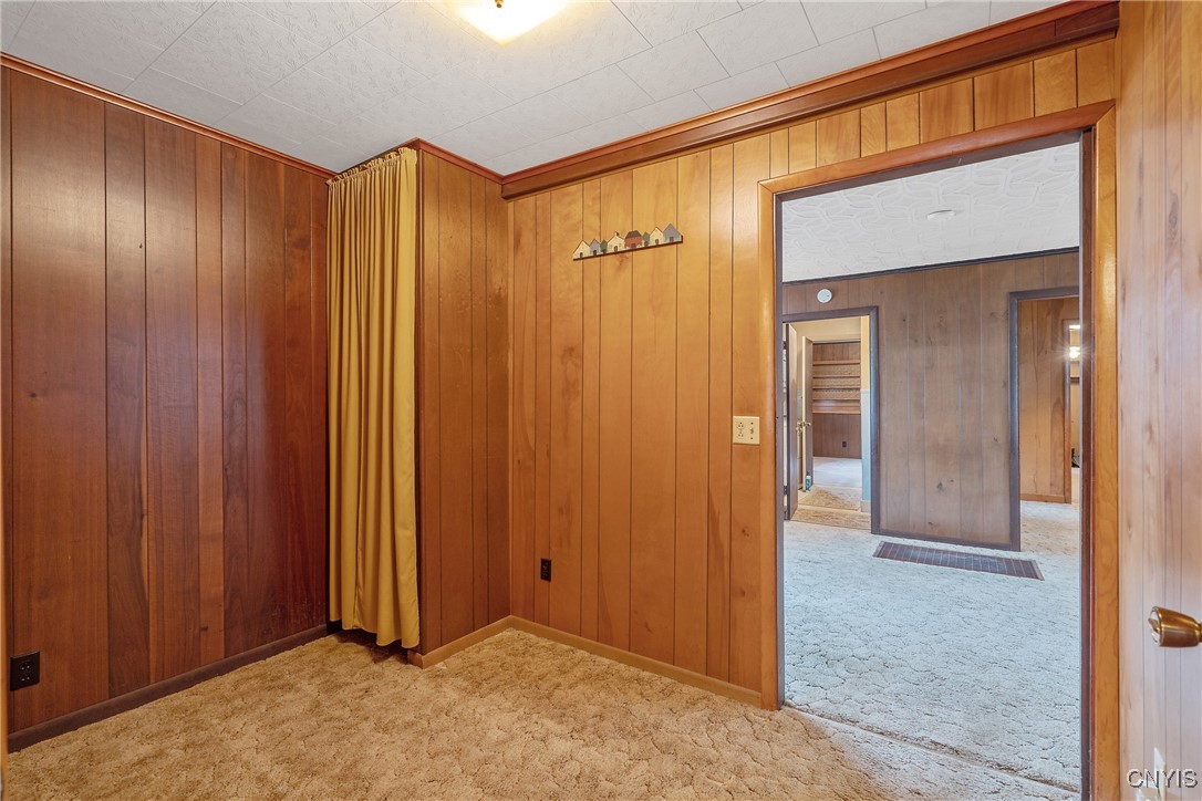 8392 Tuttle Road Bridgeport, NY 13030 - Photo 18 of 32 The other doorway steps into a spacious anteroom t