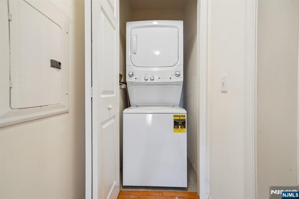 249 The Promenade Edgewater, NJ 07020 - Photo 21 of 29