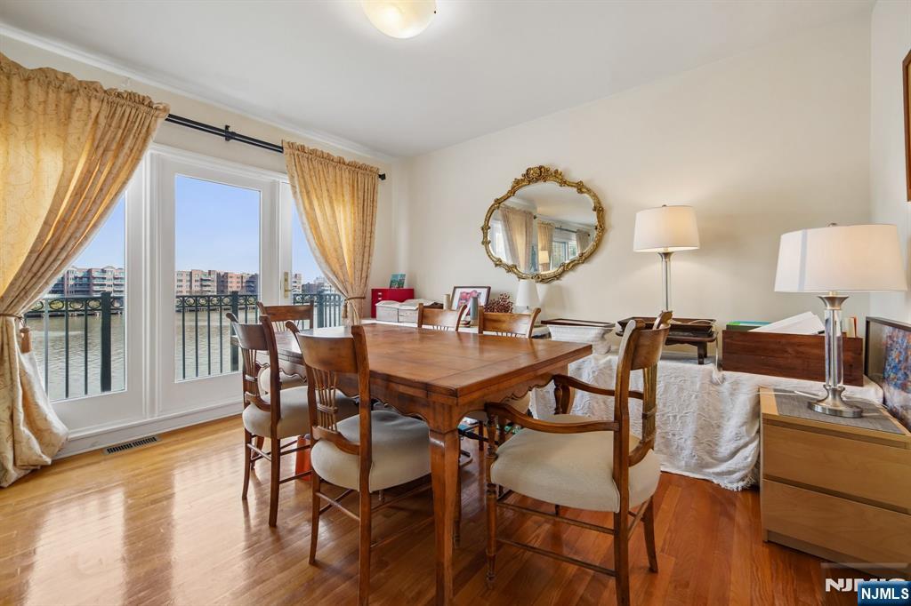 249 The Promenade Edgewater, NJ 07020 - Photo 5 of 29