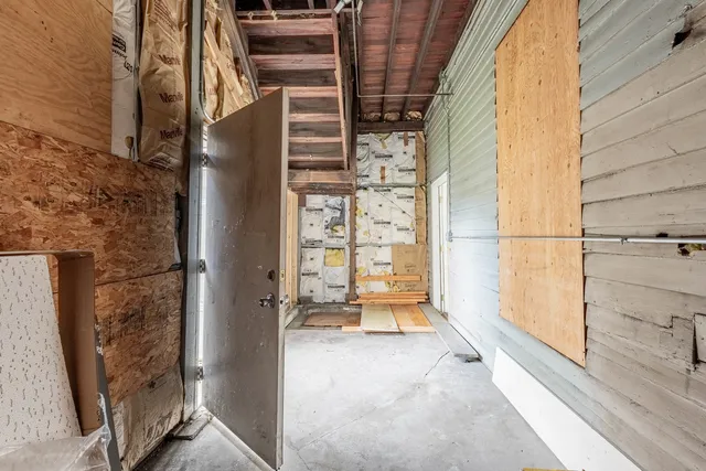 a view of outdoor space yard and porch