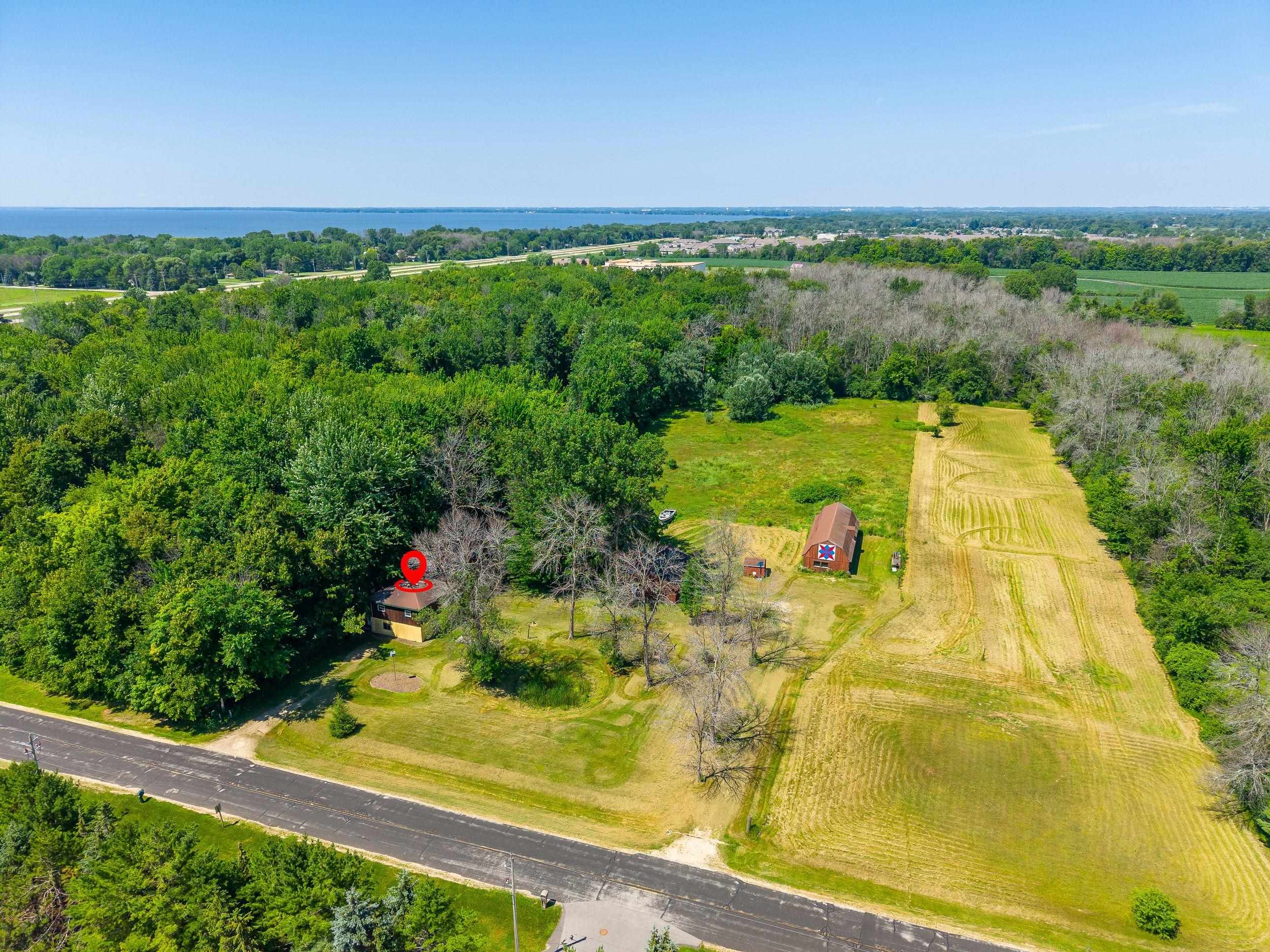 N8801 South Coop Road Menasha, WI 54952 - Photo 4 of 21