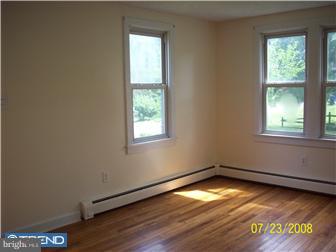 9 Diverty Road Pennington, NJ 08534 - Photo 5 of 7