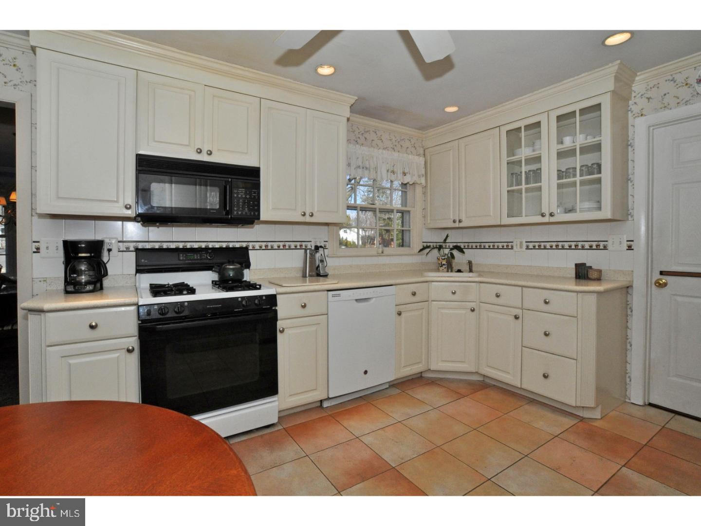 735 Carmet Road Rydal, PA 19046 - Photo 5 of 25 Kitchen