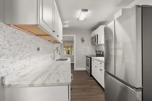 $399,999 | 18 Edgewood Drive, Holden, MA 01520