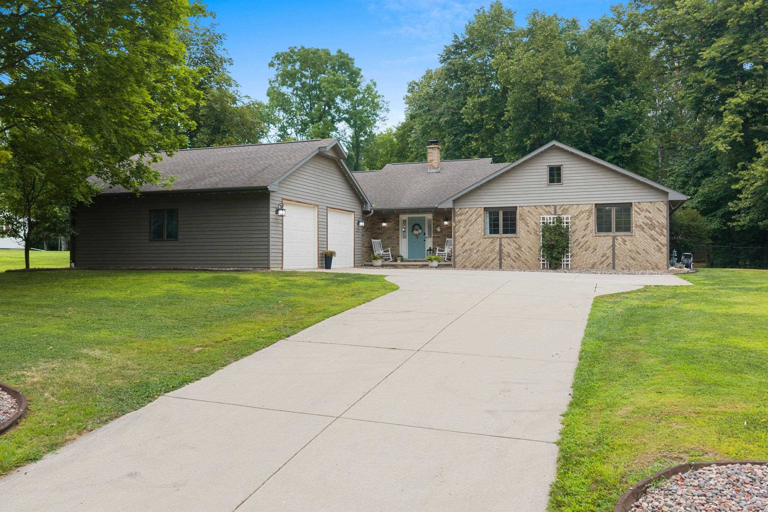 915 Lacount Road Green Bay, WI 54313 - Photo 6 of 76 Gallery Image 6