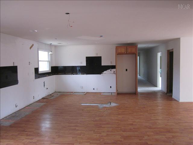 6632 Hivon Road Carleton, MI 48117 - Photo 3 of 12 20007052-2.JPG
