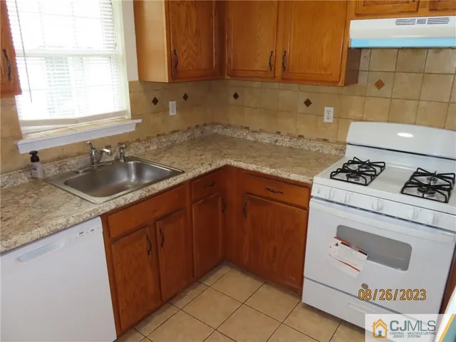 $2,500 | 26 A Henry Street, Somerset, NJ 08873