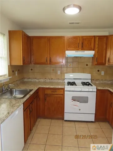 $2,500 | 26 A Henry Street, Somerset, NJ 08873