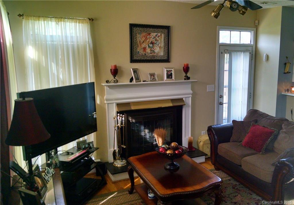 5337 Timbertop Lane Charlotte, NC 28215 - Photo 3 of 4
