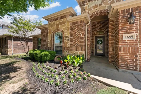 $475,000 | 1685 Yukon Drive, Burleson, TX 76028