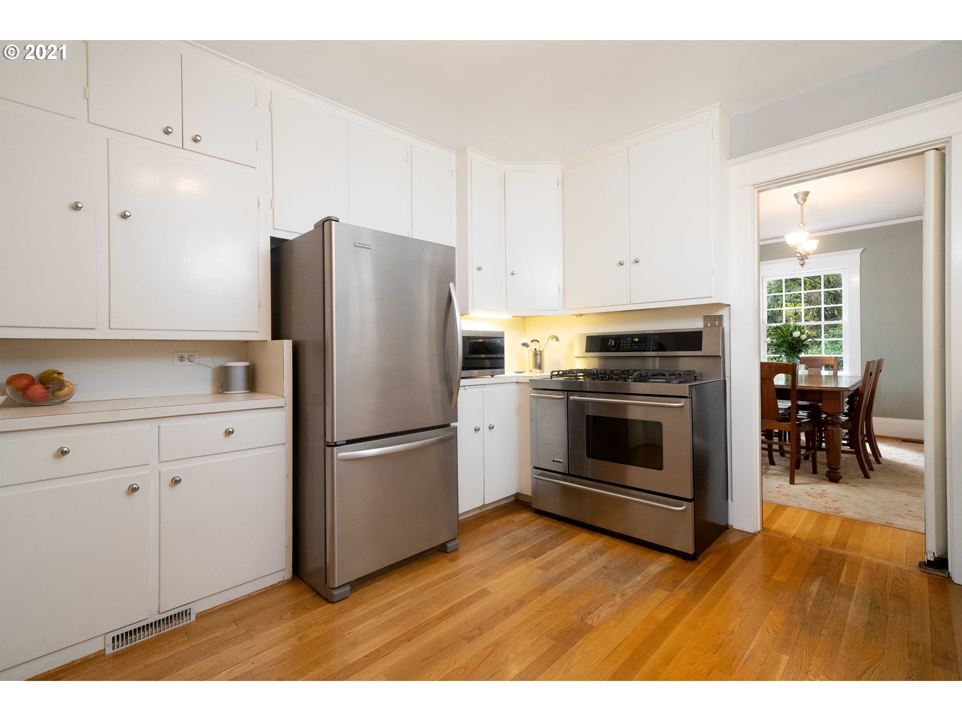 2511 Southwest Arden Road Portland, OR 97201 - Photo 11 of 31
