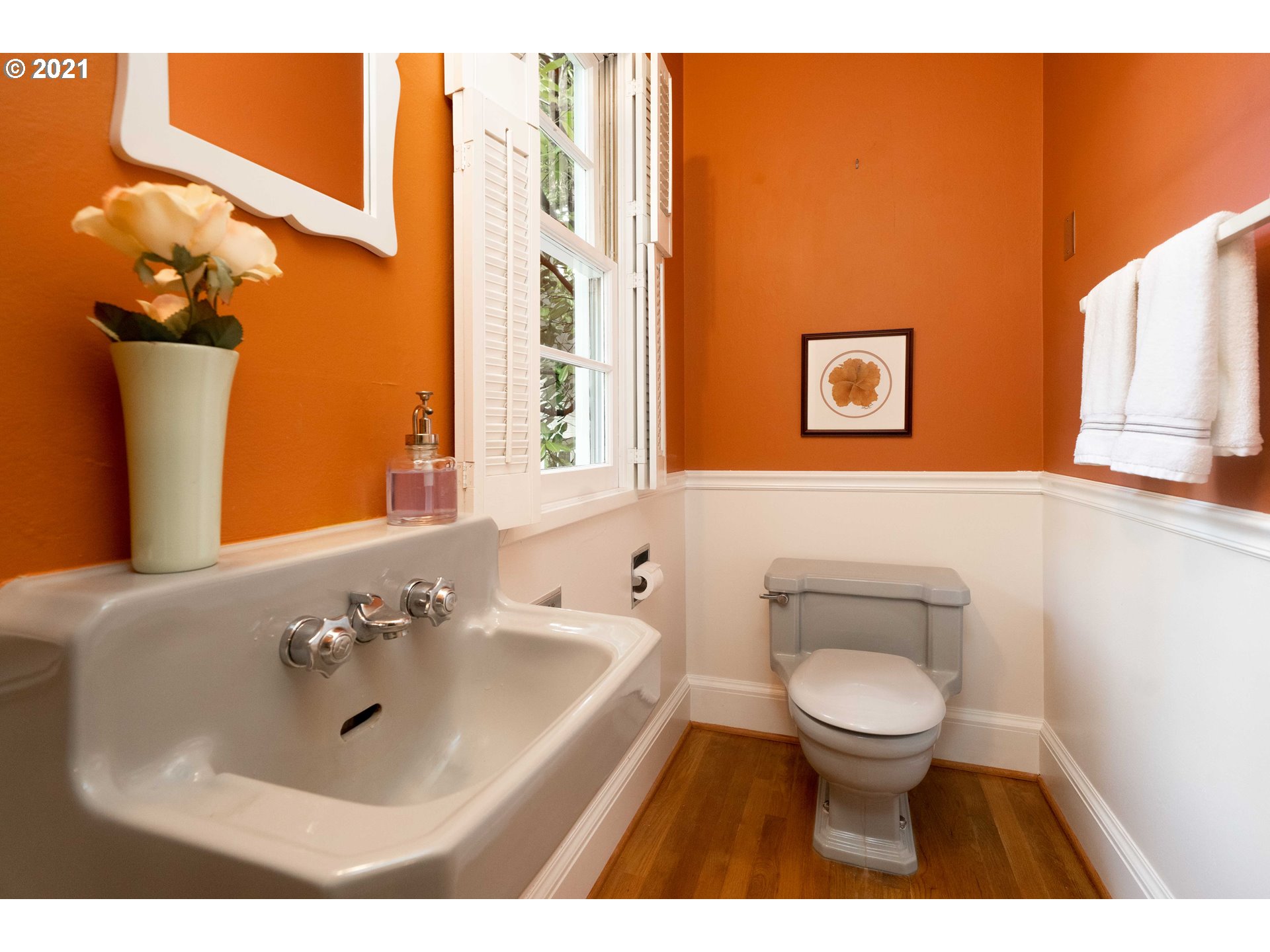 2511 Southwest Arden Road Portland, OR 97201 - Photo 14 of 31