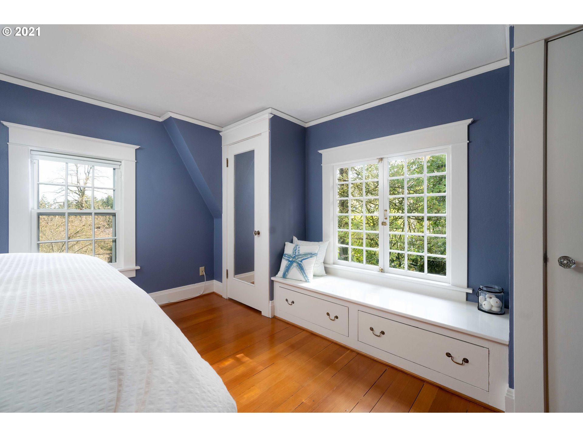 2511 Southwest Arden Road Portland, OR 97201 - Photo 16 of 31