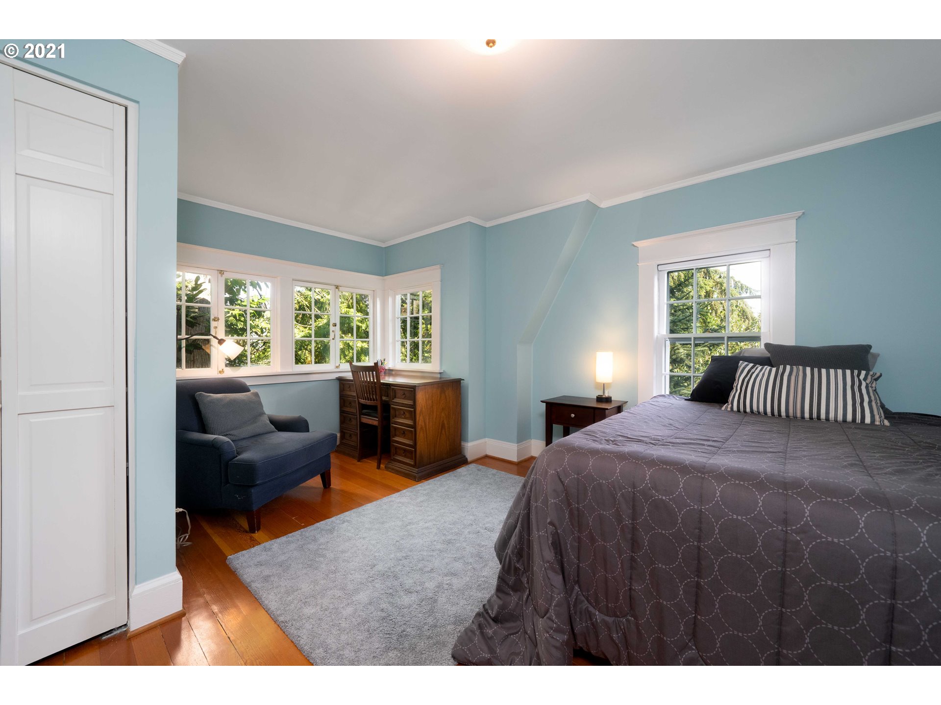 2511 Southwest Arden Road Portland, OR 97201 - Photo 19 of 31