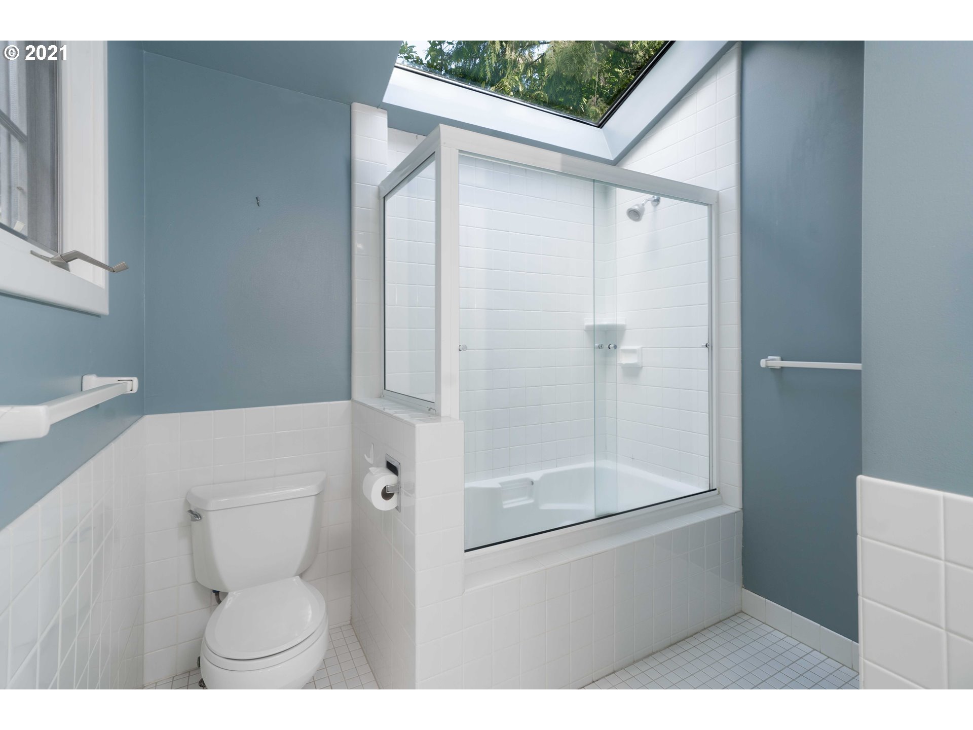 2511 Southwest Arden Road Portland, OR 97201 - Photo 21 of 31