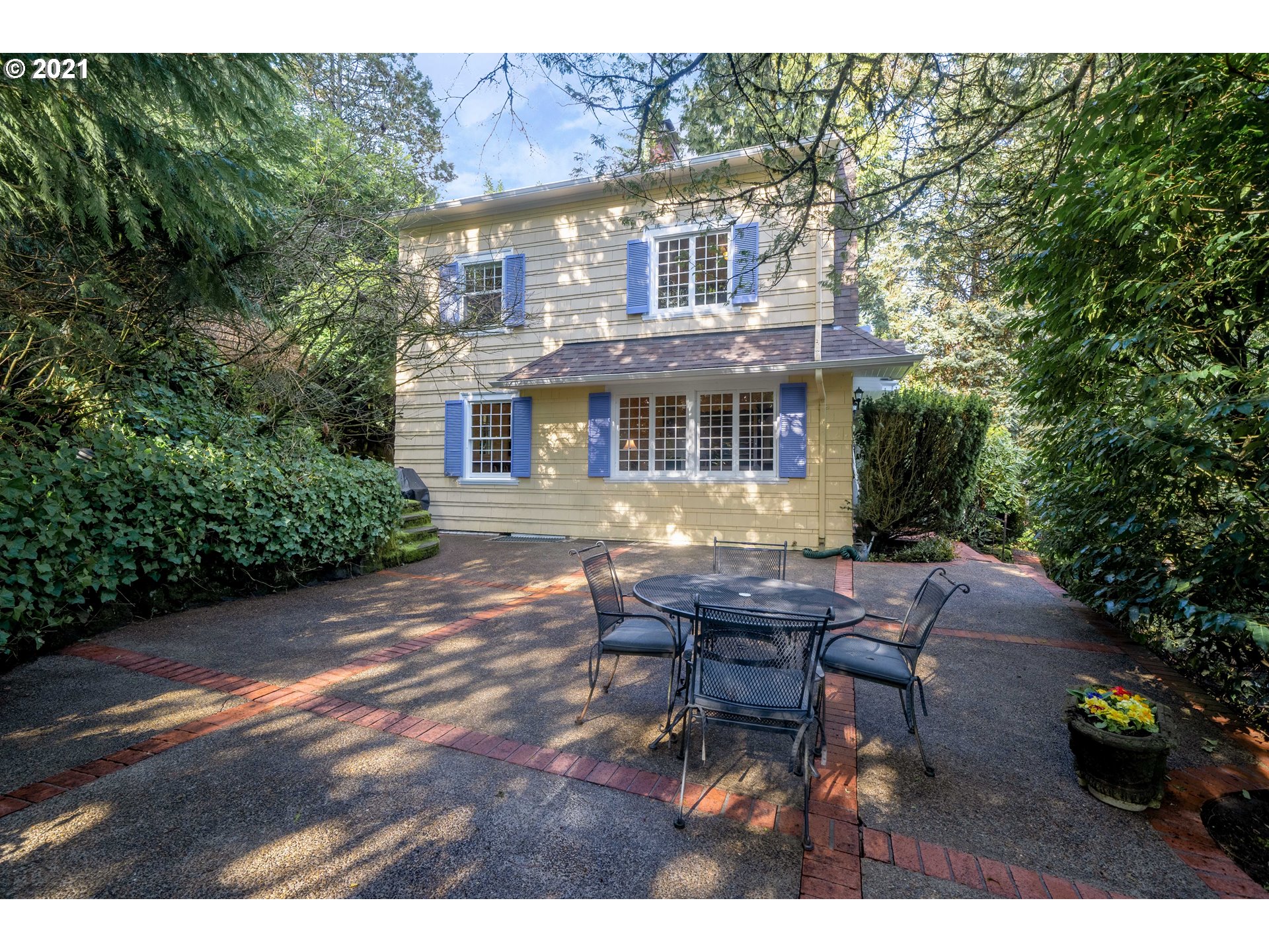 2511 Southwest Arden Road Portland, OR 97201 - Photo 26 of 31