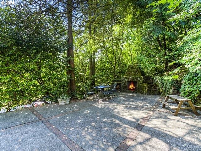 2511 Southwest Arden Road Portland, OR 97201 - Photo 27 of 31