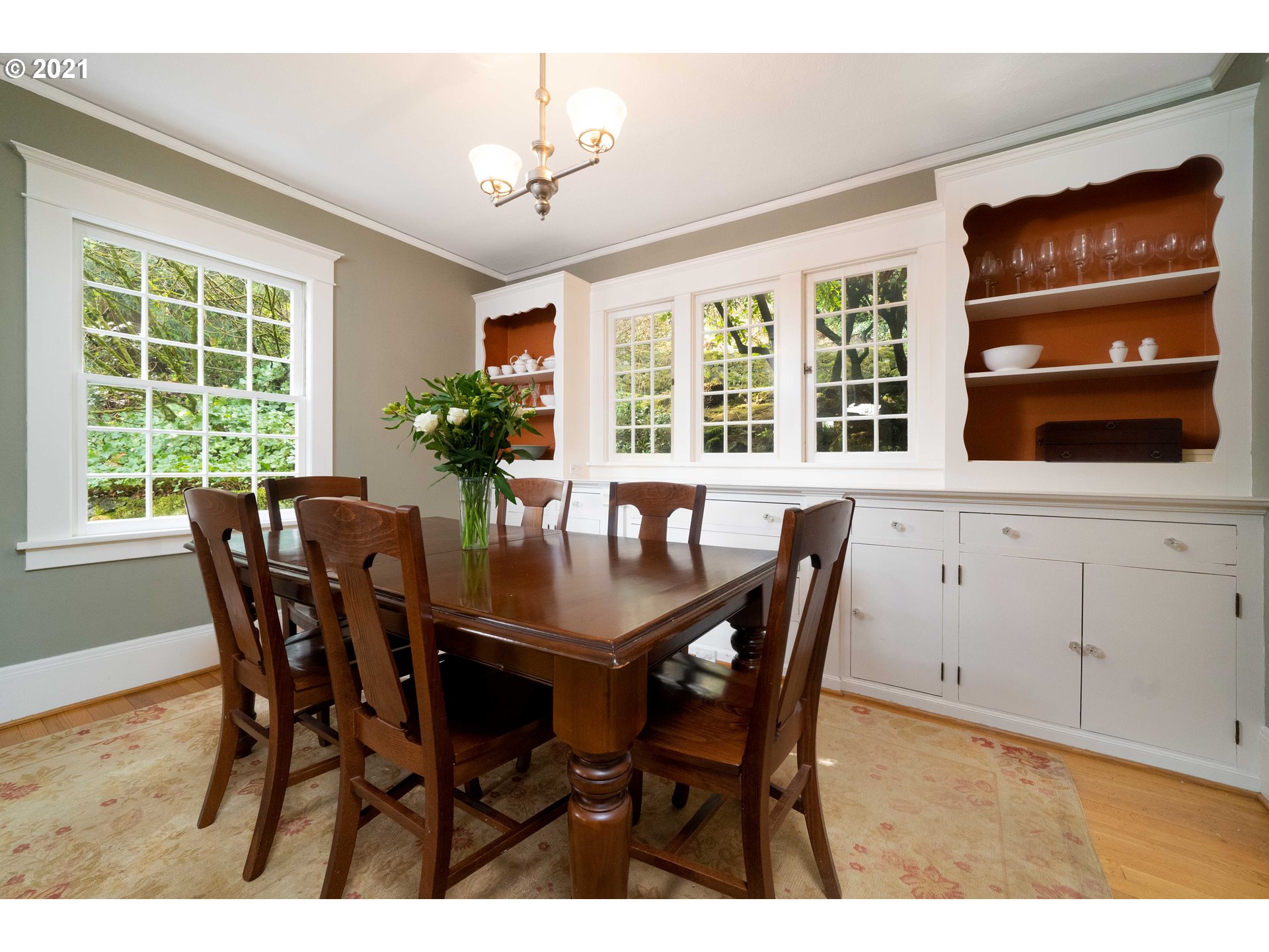 2511 Southwest Arden Road Portland, OR 97201 - Photo 9 of 31
