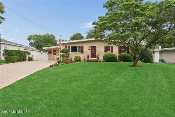 $874,999 | 276 Parkview Terrace, Lincroft, NJ 07738