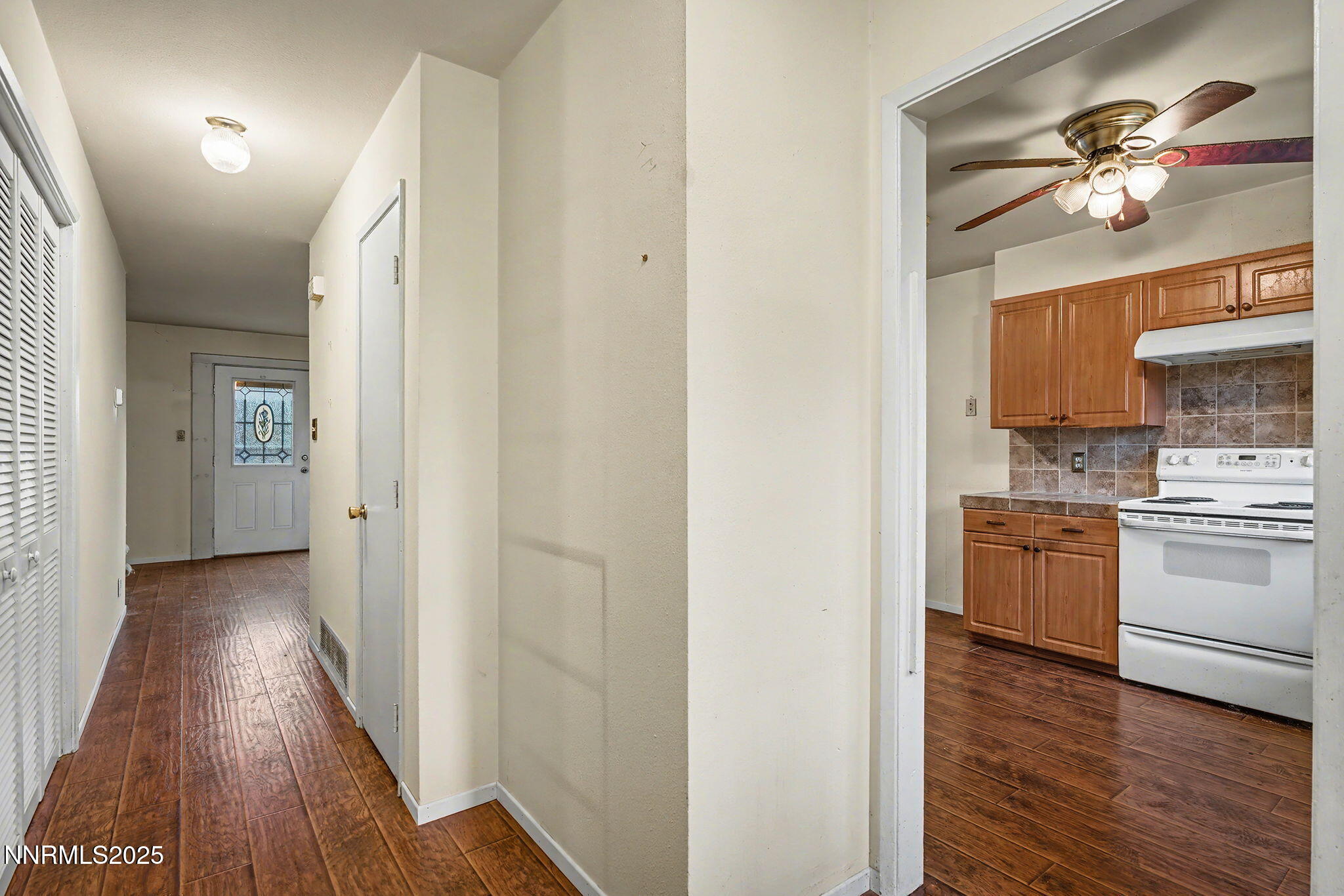 44 Smithridge Park Reno, NV 89502 - Photo 2 of 21 5-web-or-mls-_DSC3165