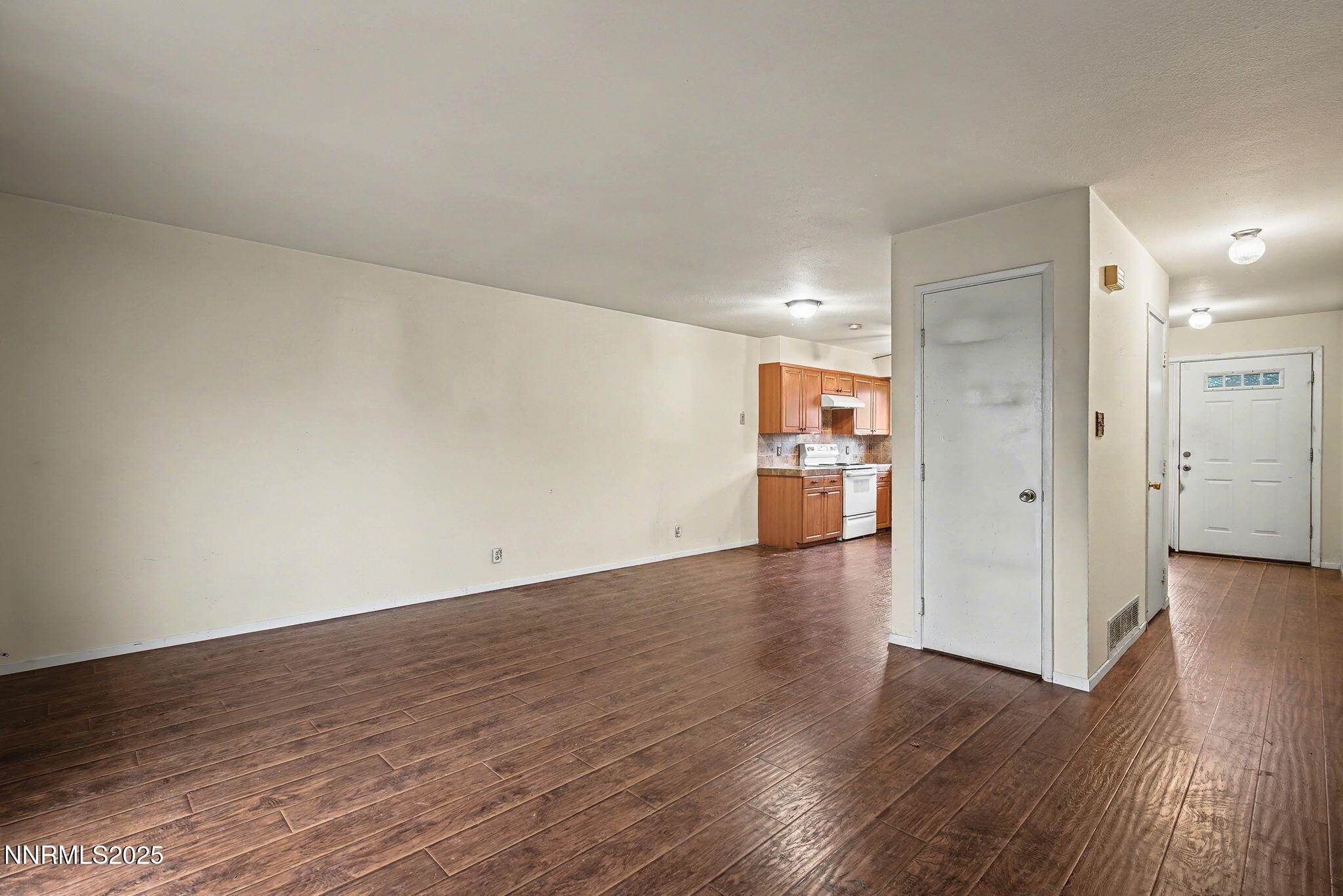 44 Smithridge Park Reno, NV 89502 - Photo 5 of 21 8-web-or-mls-_DSC3209