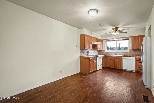 $270,000 | 44 Smithridge Park, Reno, NV 89502