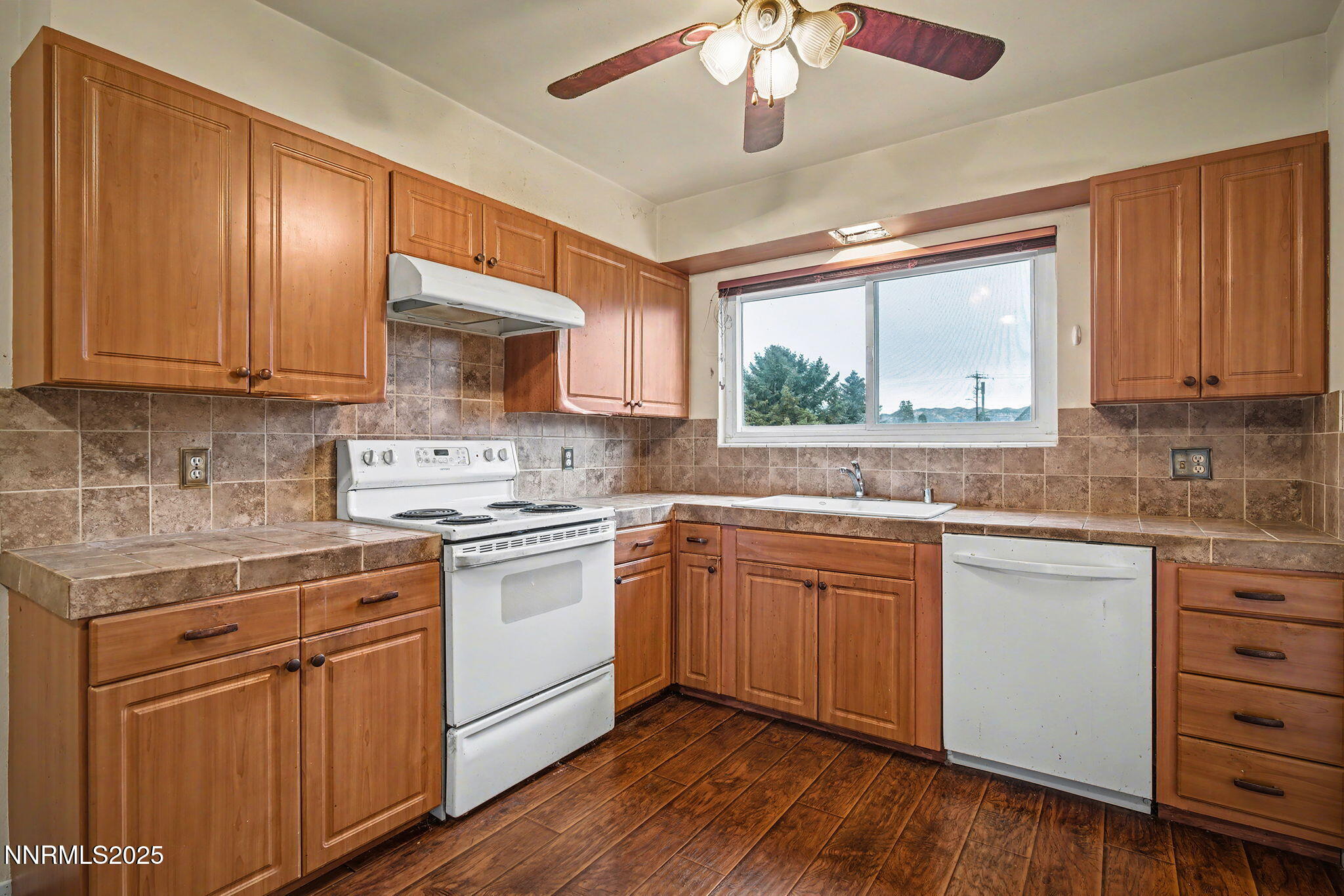 44 Smithridge Park Reno, NV 89502 - Photo 8 of 21 11-web-or-mls-_DSC3177