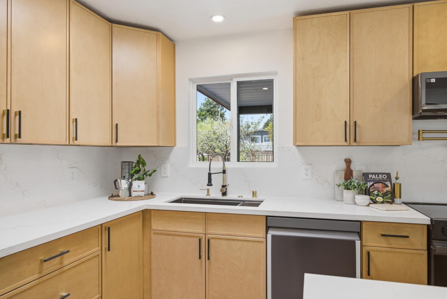 511 Cedar Street Aptos, CA 95003 - Photo 12 of 43