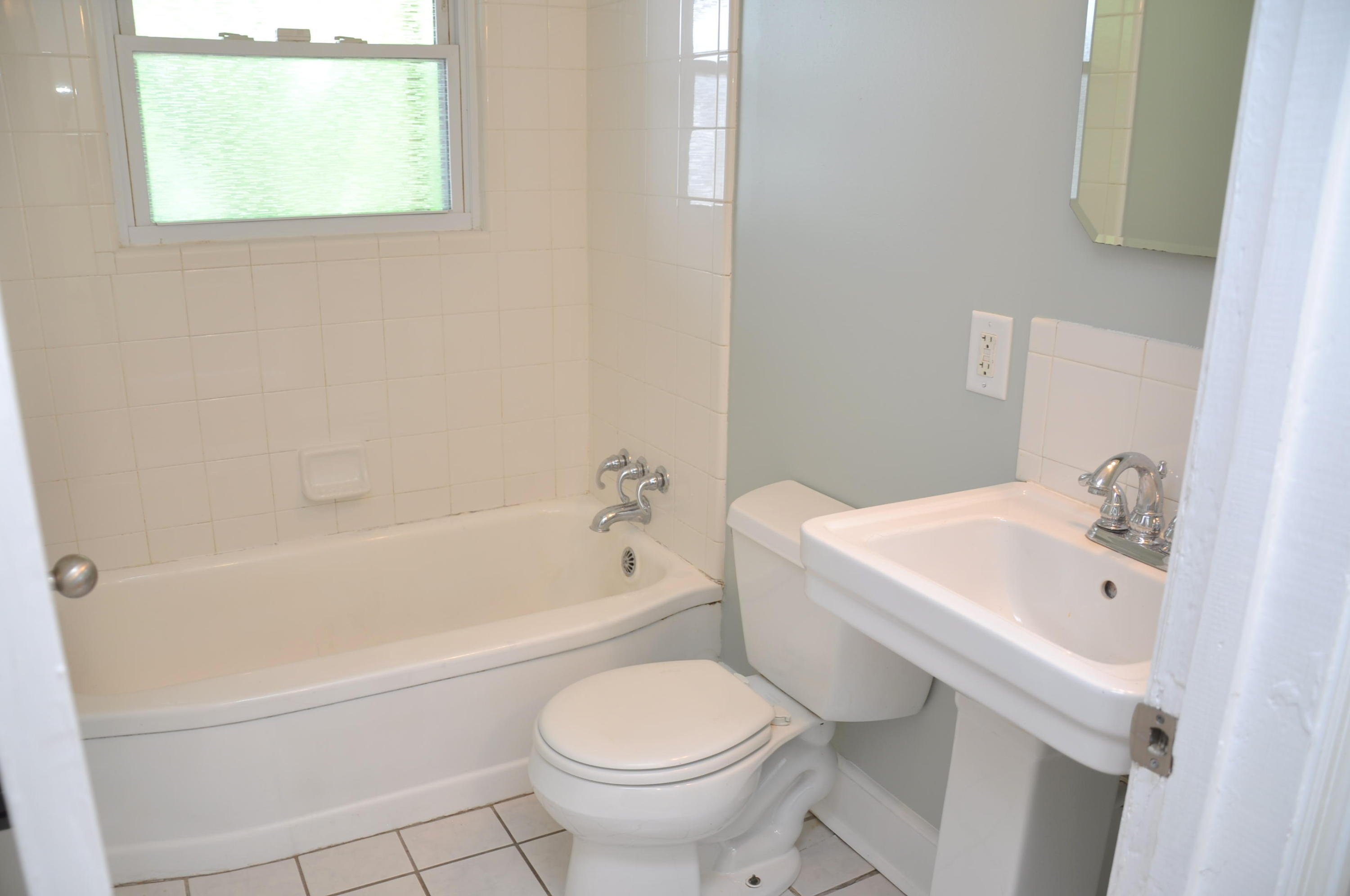 1722 John Ross Road Chattanooga, TN 37412 - Photo 20 of 32 Bathroom
