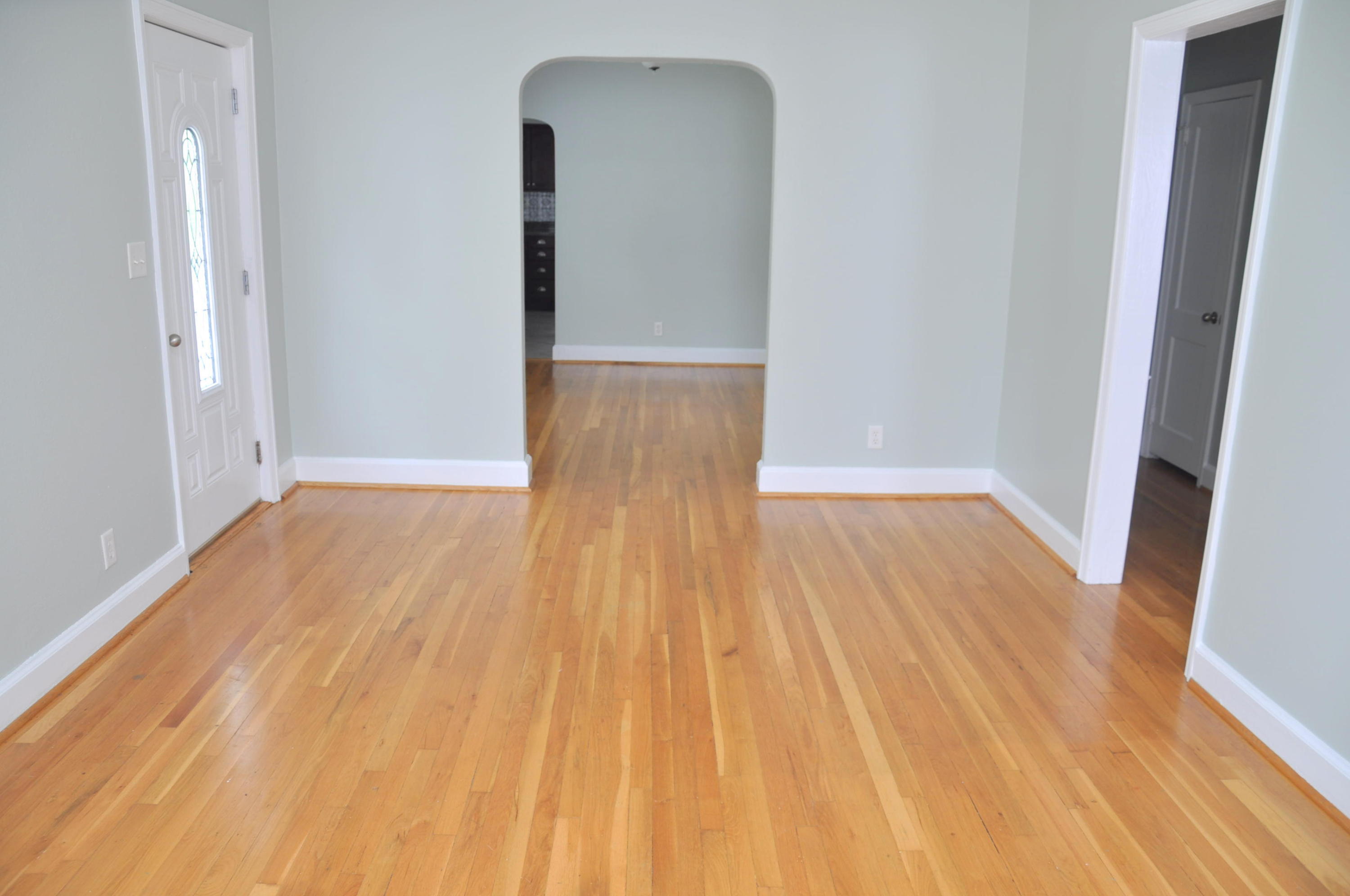 1722 John Ross Road Chattanooga, TN 37412 - Photo 4 of 32 Living Room