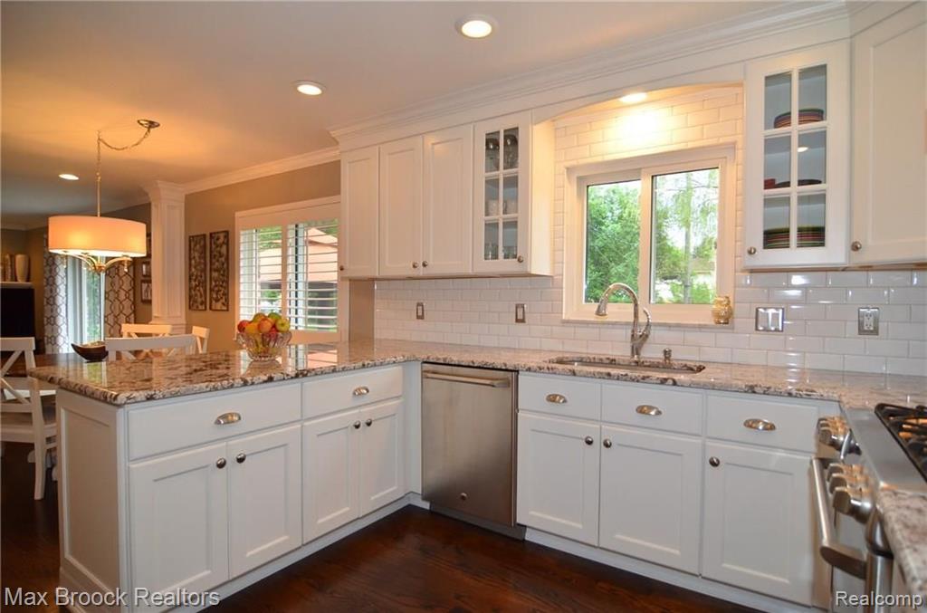 2183 Wayward Drive Rochester Hills, MI 48309 - Photo 17 of 44