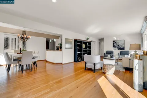 $875,000 | 5872 Herriman Drive, Clayton, CA 94517