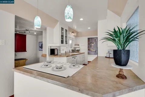 $875,000 | 5872 Herriman Drive, Clayton, CA 94517