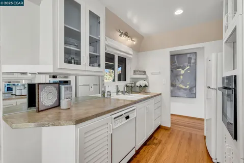 $875,000 | 5872 Herriman Drive, Clayton, CA 94517