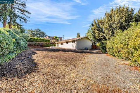 $875,000 | 5872 Herriman Drive, Clayton, CA 94517