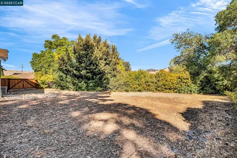 $875,000 | 5872 Herriman Drive, Clayton, CA 94517