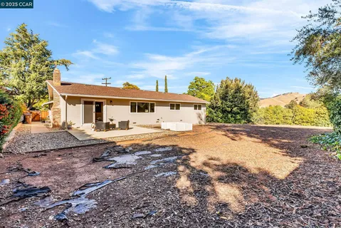 $875,000 | 5872 Herriman Drive, Clayton, CA 94517