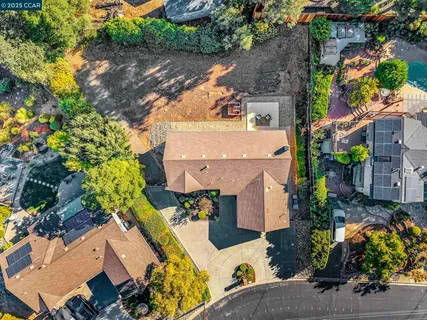$875,000 | 5872 Herriman Drive, Clayton, CA 94517