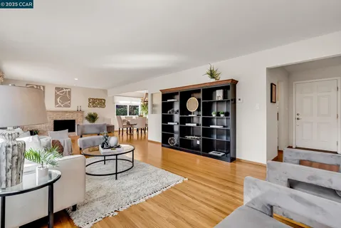 $875,000 | 5872 Herriman Drive, Clayton, CA 94517