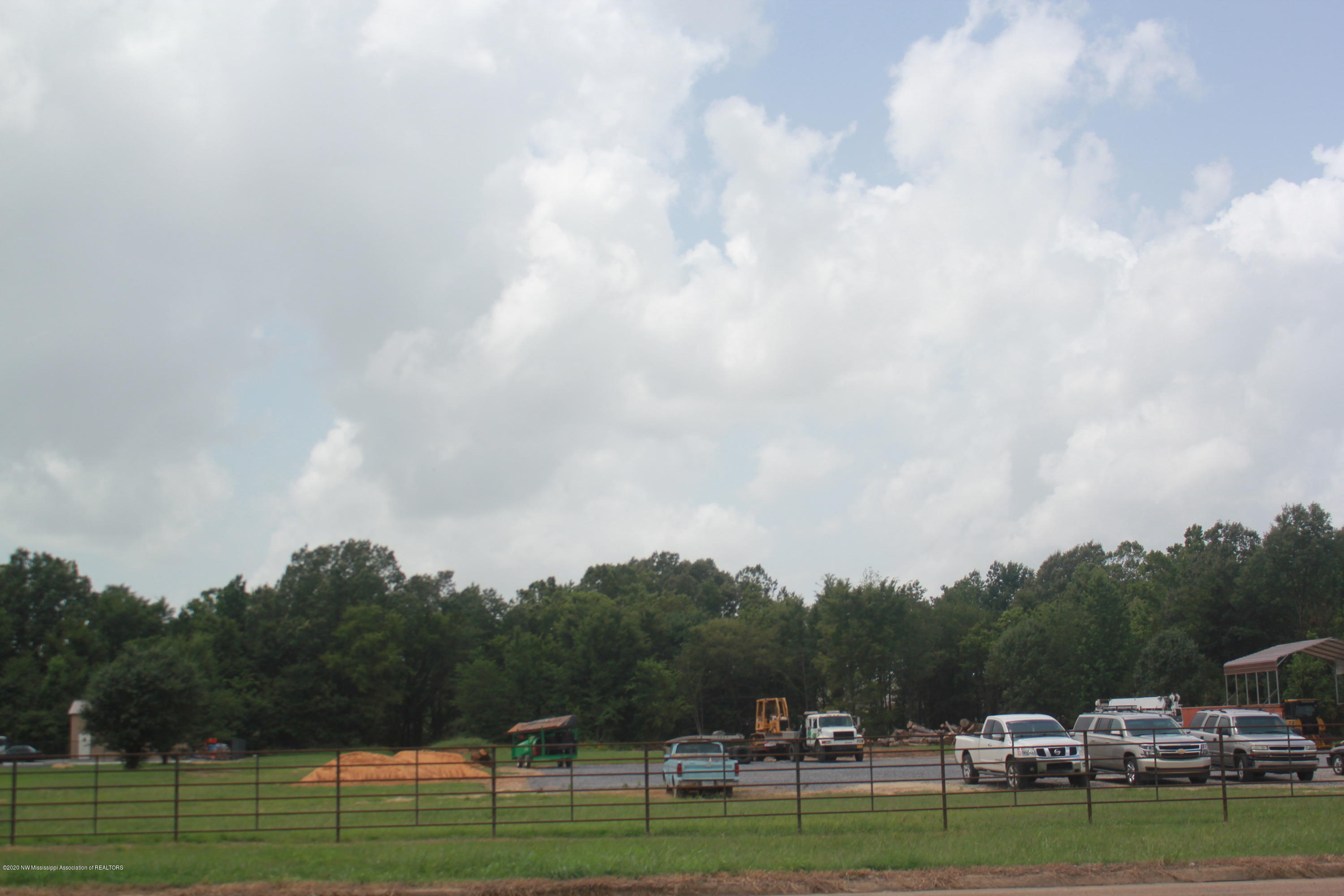 8735 Tulane Road Southaven, MS 38671 - Photo 1 of 16 IMG_4433