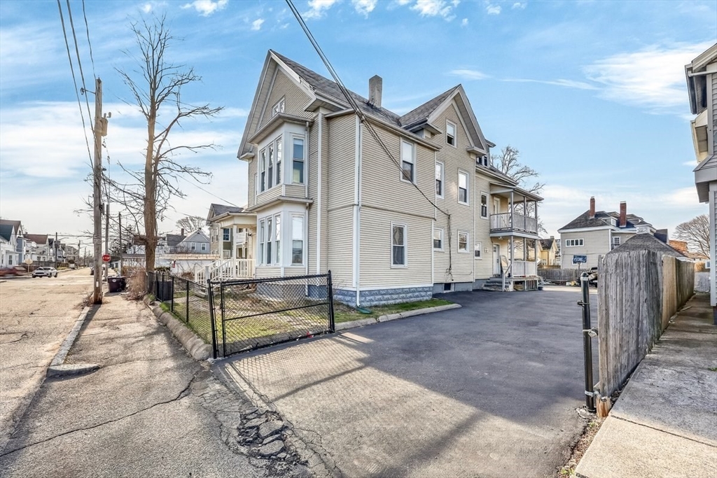 39 Harvard Street Brockton, MA 02301 - Photo 2 of 33