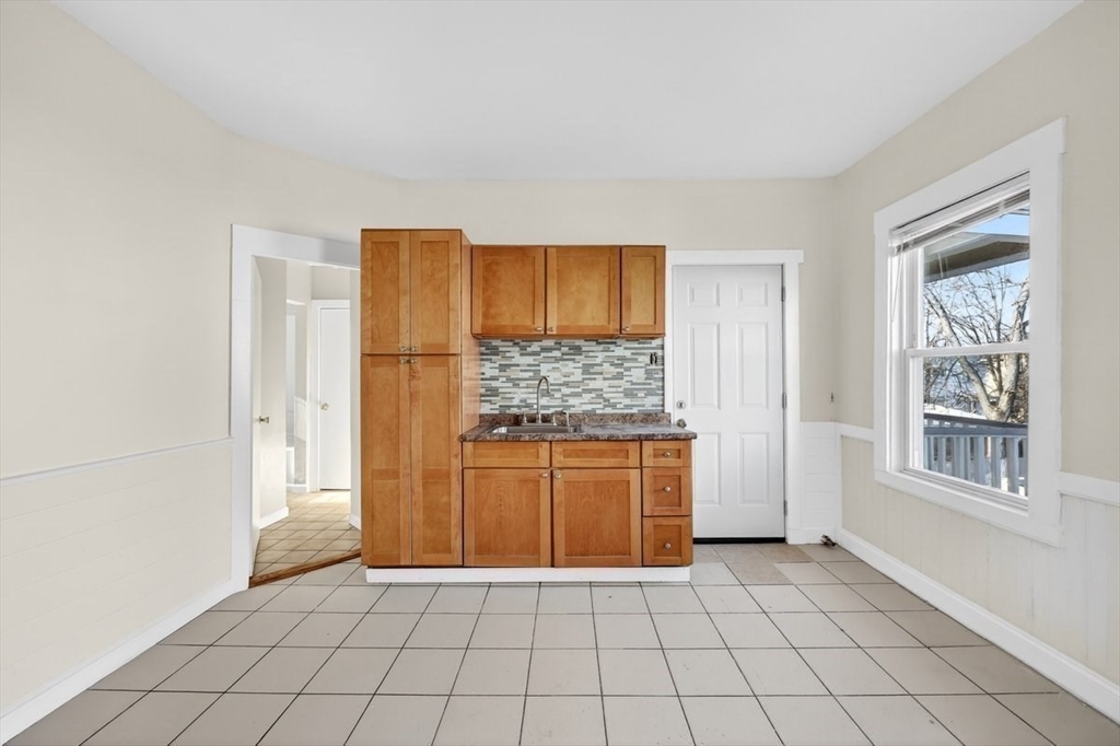 39 Harvard Street Brockton, MA 02301 - Photo 7 of 33