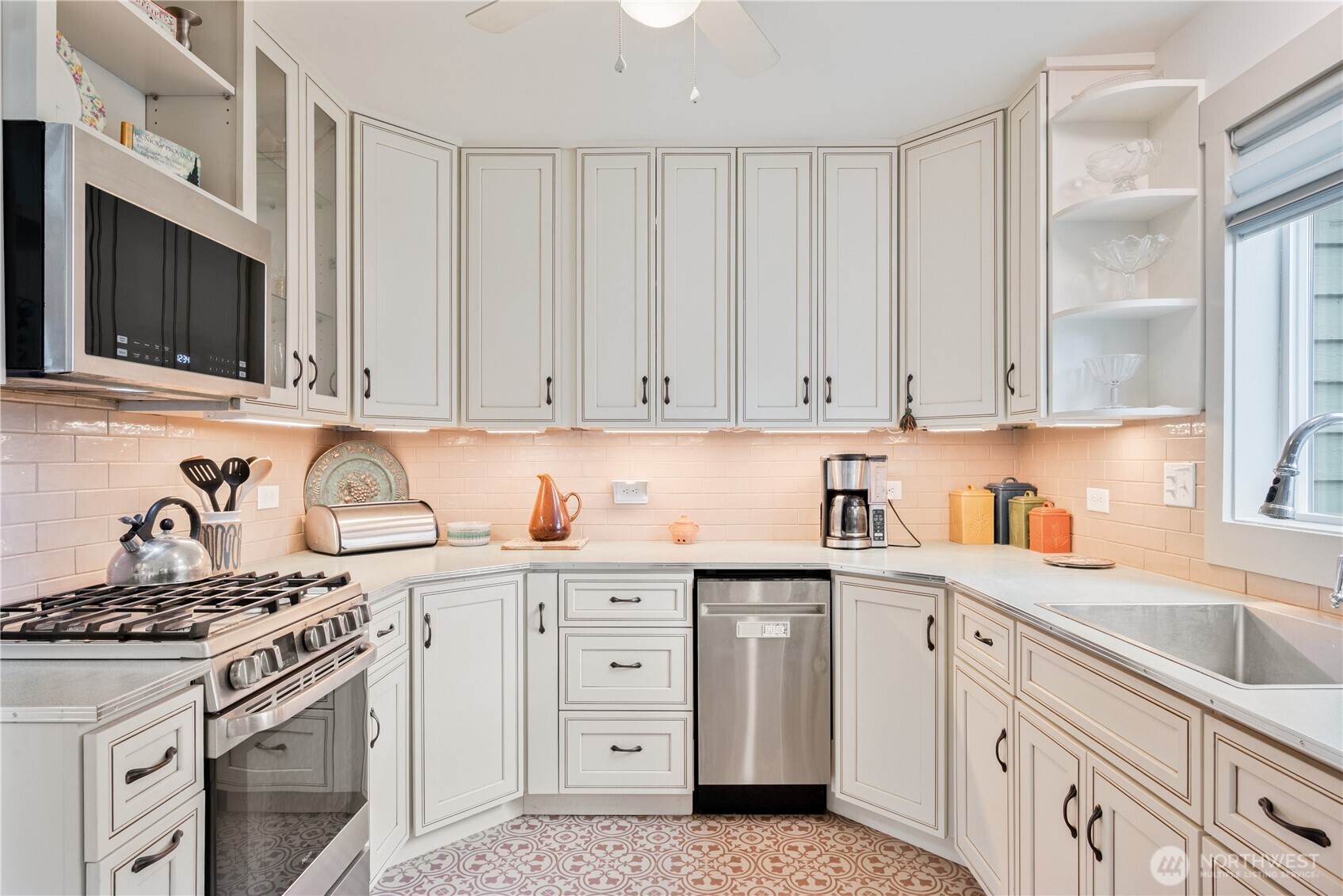 3515 Columbia Heights Road Longview, WA 98632 - Photo 11 of 29