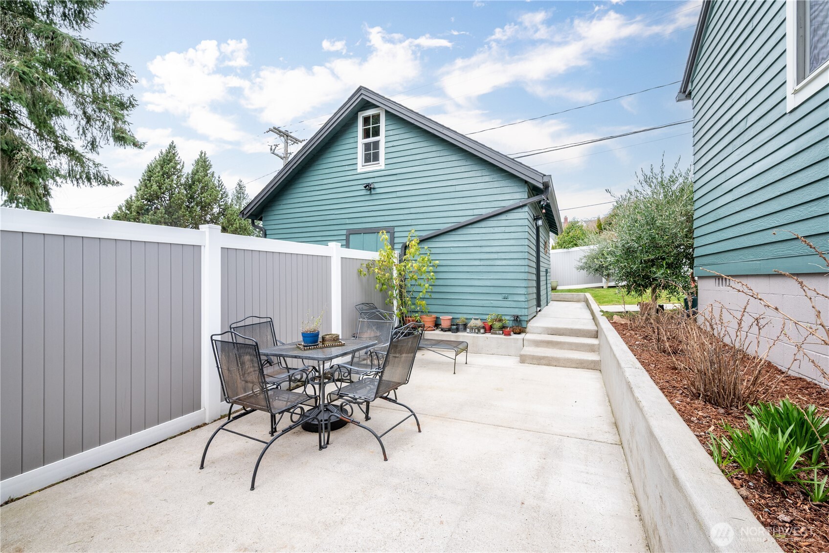 3515 Columbia Heights Road Longview, WA 98632 - Photo 21 of 29